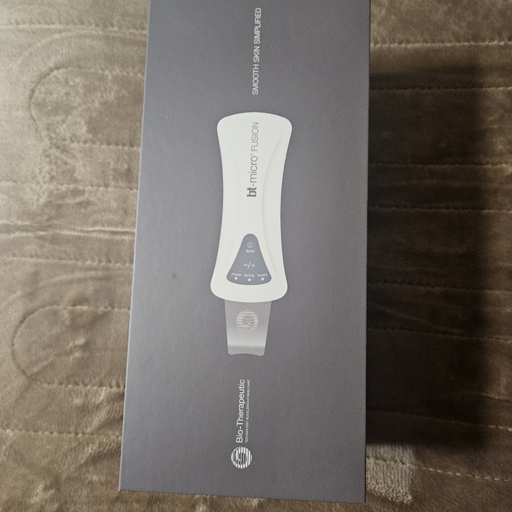 Bio therapeutic skin scrubber